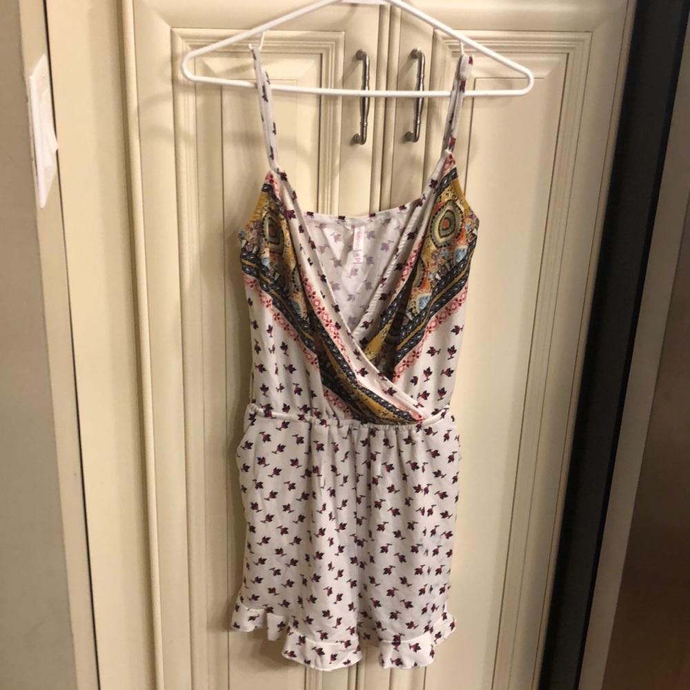 Xhilaration Romper with Pockets!